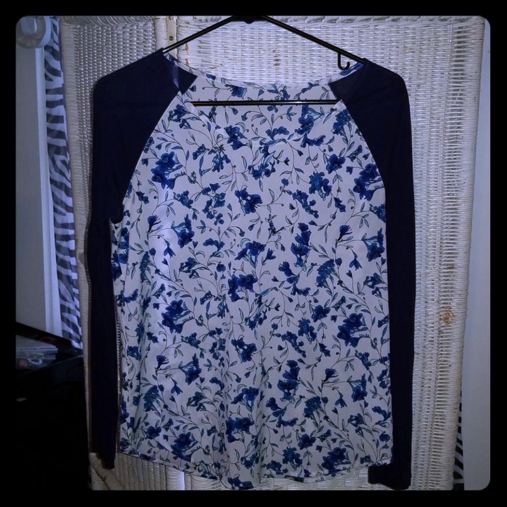Baseball style long sleev shirt
